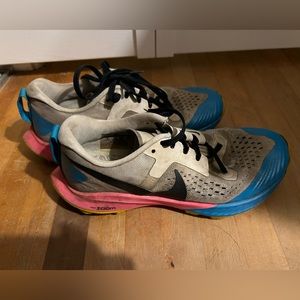 Nike Kiger Trail Running Shoes Pre-owned size 6